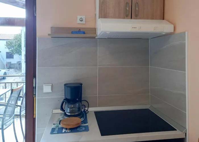 1 Bedroom Beautiful In Appartement *