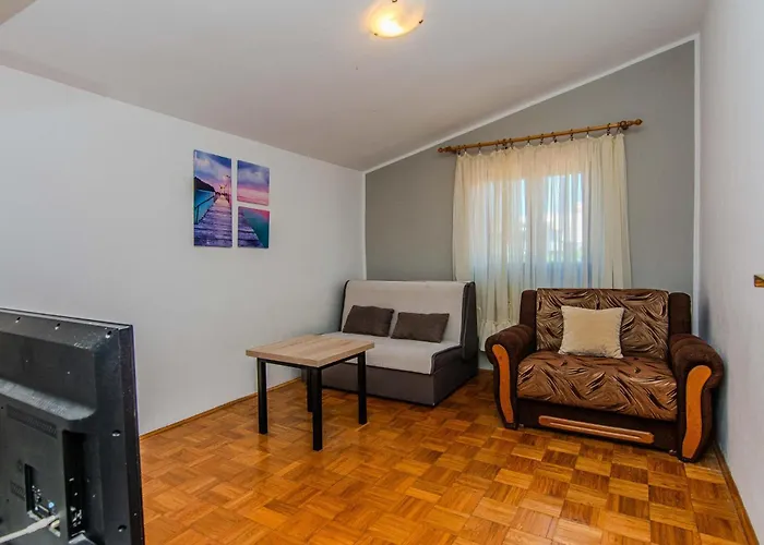 1 Bedroom Beautiful In