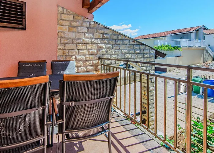 1 Bedroom Beautiful In