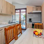 1 Bedroom Beautiful In Daire *