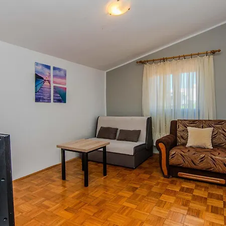 1 Bedroom Beautiful In