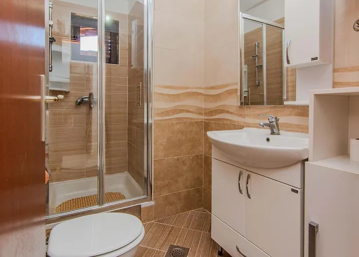 Appartement 1 Bedroom Beautiful In *
